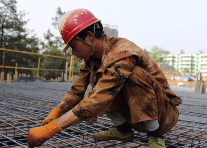 烈日下的擔當、高溫下的堅持